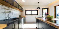 Reforma cocina alicante negro estilo industrial confianza albañiles caliza Elche Santa Pola Gran Alacant integral